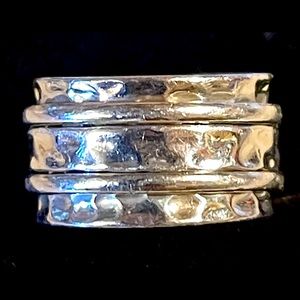 Beautiful sterling silver spinner ring. Size 7